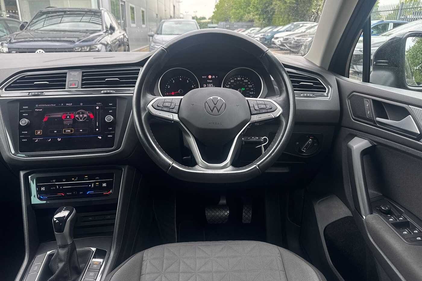 Volkswagen Tiguan 1.5 TSI (150ps) Life EVO DSG 5 door + REAR VIEW CAMERA