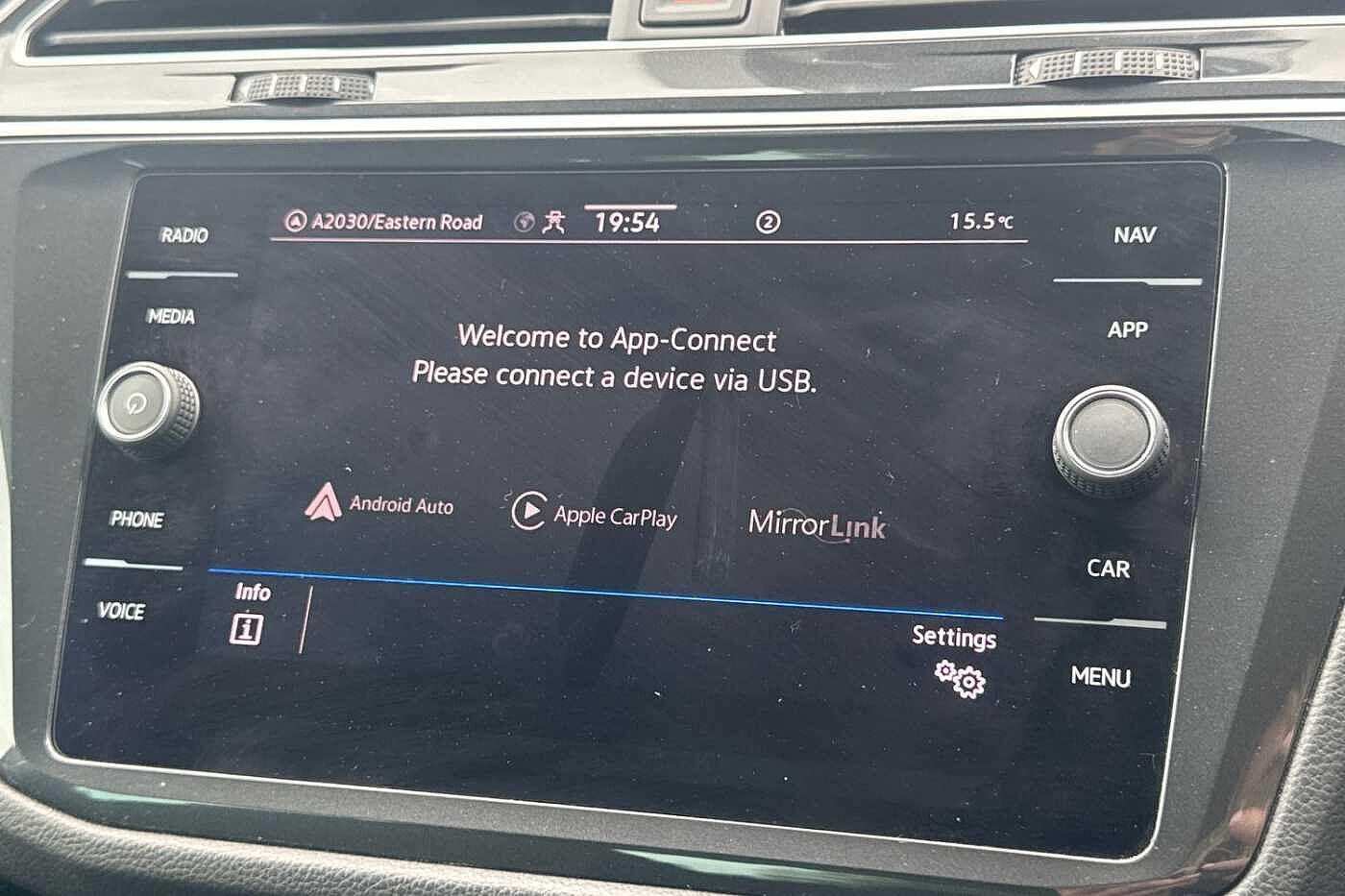 Volkswagen Tiguan 1.5 TSI (150ps) Life EVO DSG 5 door + REAR VIEW CAMERA