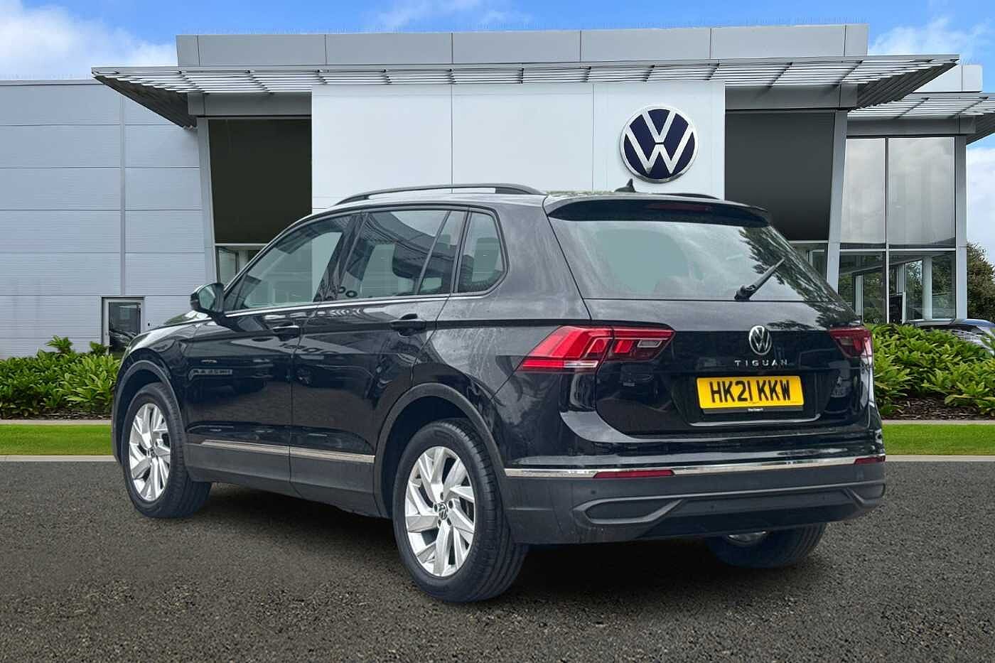 Volkswagen Tiguan 1.5 TSI (150ps) Life EVO DSG 5 door + REAR VIEW CAMERA