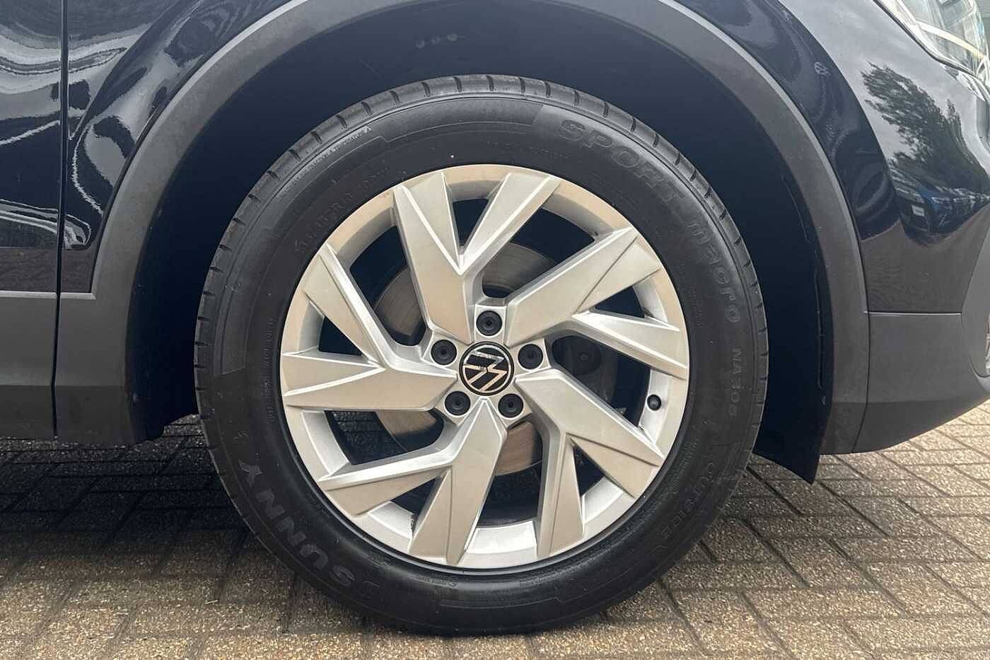 Volkswagen Tiguan 1.5 TSI (150ps) Life EVO DSG 5 door + REAR VIEW CAMERA