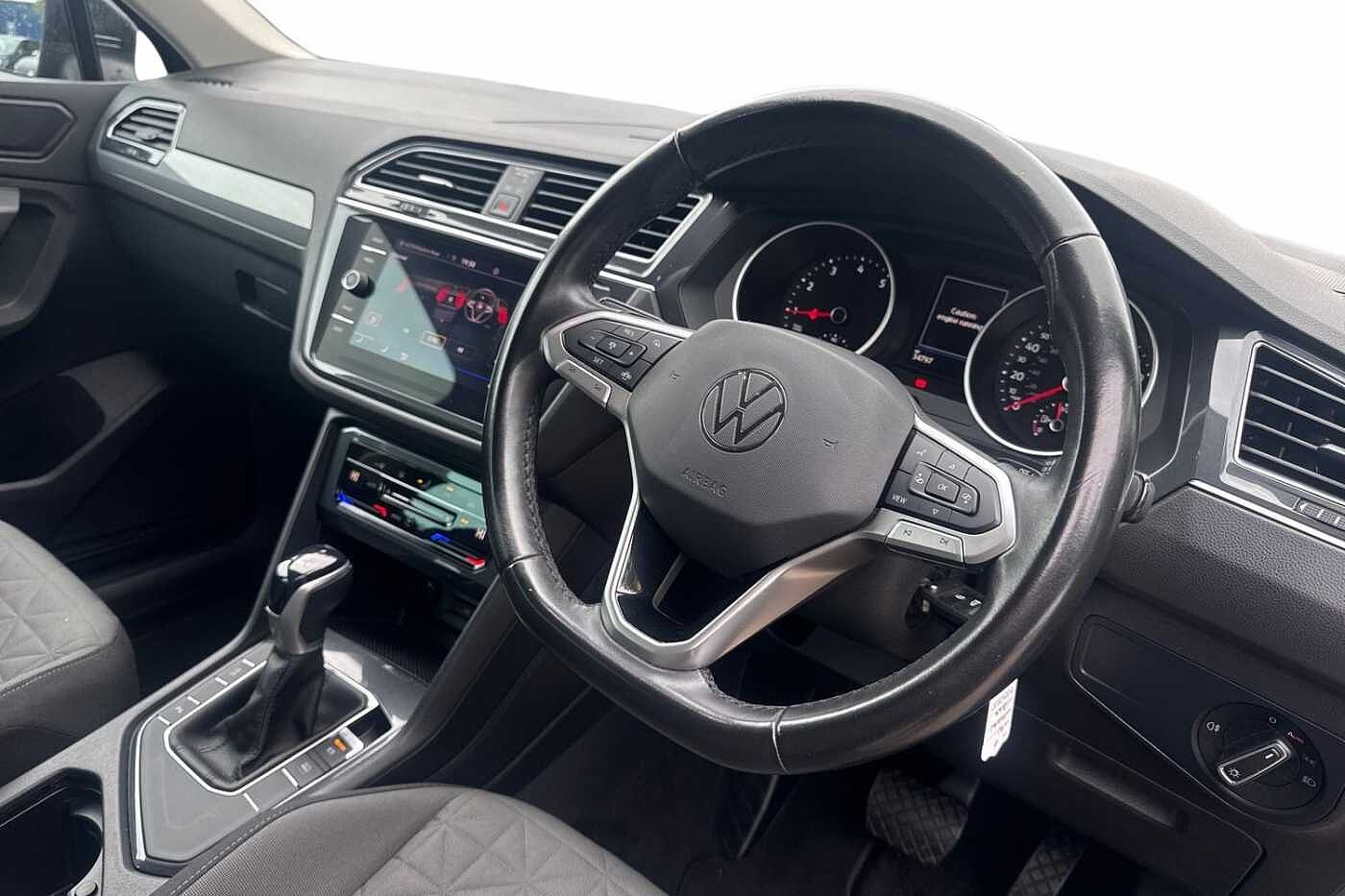 Volkswagen Tiguan 1.5 TSI (150ps) Life EVO DSG 5 door + REAR VIEW CAMERA