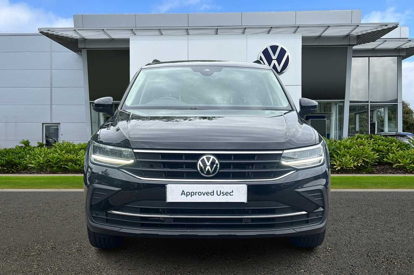 Volkswagen Tiguan 1.5 TSI (150ps) Life EVO DSG 5 door + REAR VIEW CAMERA