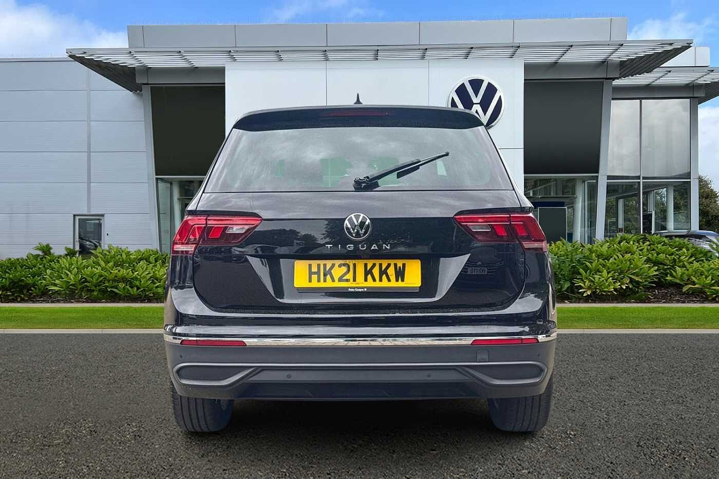 Volkswagen Tiguan 1.5 TSI (150ps) Life EVO DSG 5 door + REAR VIEW CAMERA