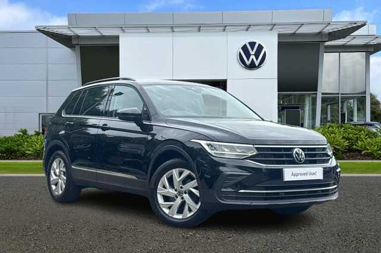 Volkswagen Tiguan 1.5 TSI (150ps) Life EVO DSG 5 door + REAR VIEW CAMERA
